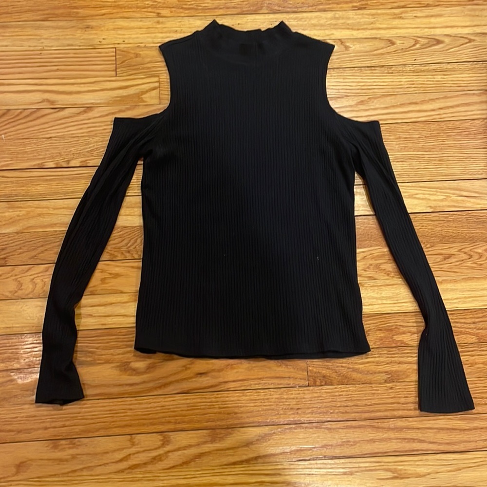Cold Shoulder Ribbed Turtle Neck